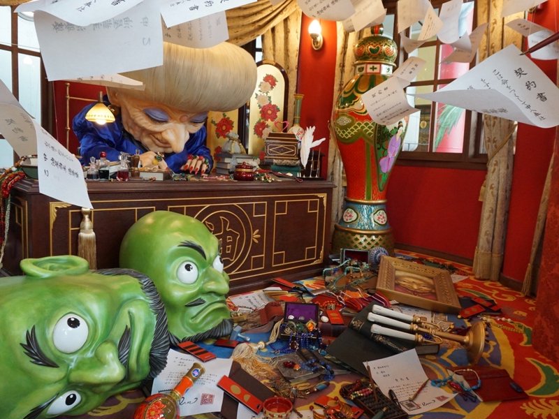 ジブリパーク・ジブリの大倉庫「にせの館長室」