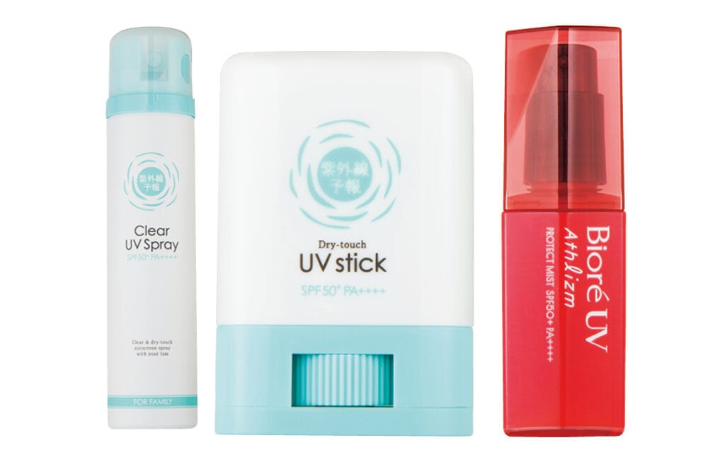 旅行におすすめの紫外線予報の
（左）透明UVスプレーF
（中）さらさらUVスティックF
（右）ビオレUVのアスリズムプロテクトミスト