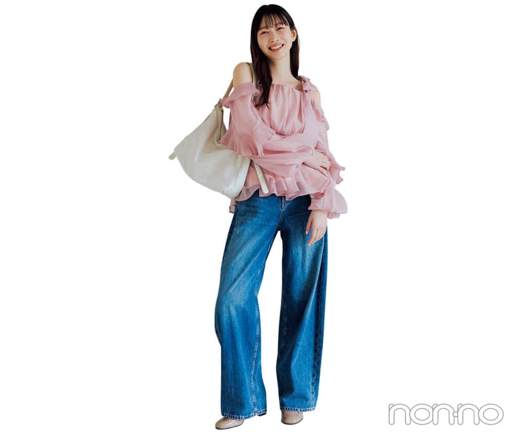 肩あきフリルブラウスの4月のコーデ例