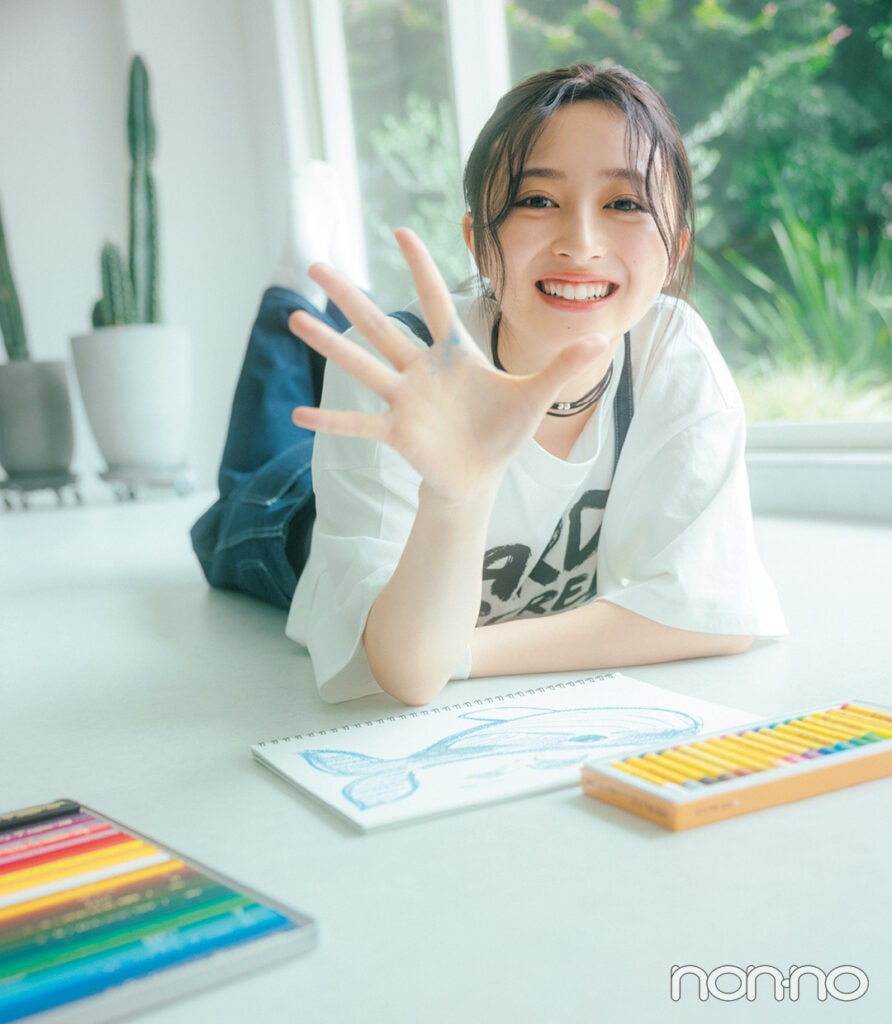 お絵描き中の井上和