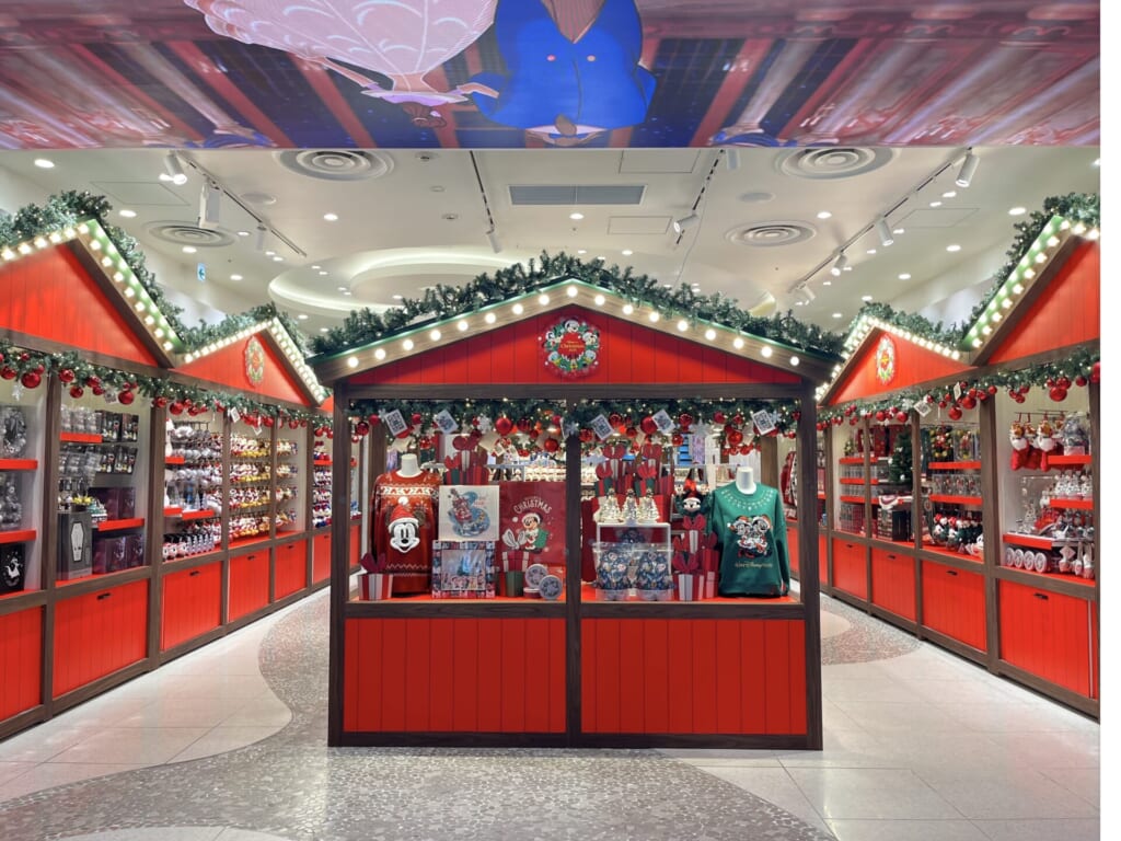 クリスマスマーケット風の店内写真