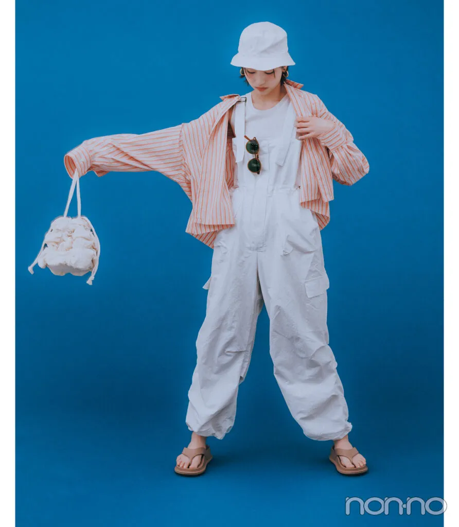 出口夏希の大学生の一週間コーデ、水曜日のサロペットスタイル