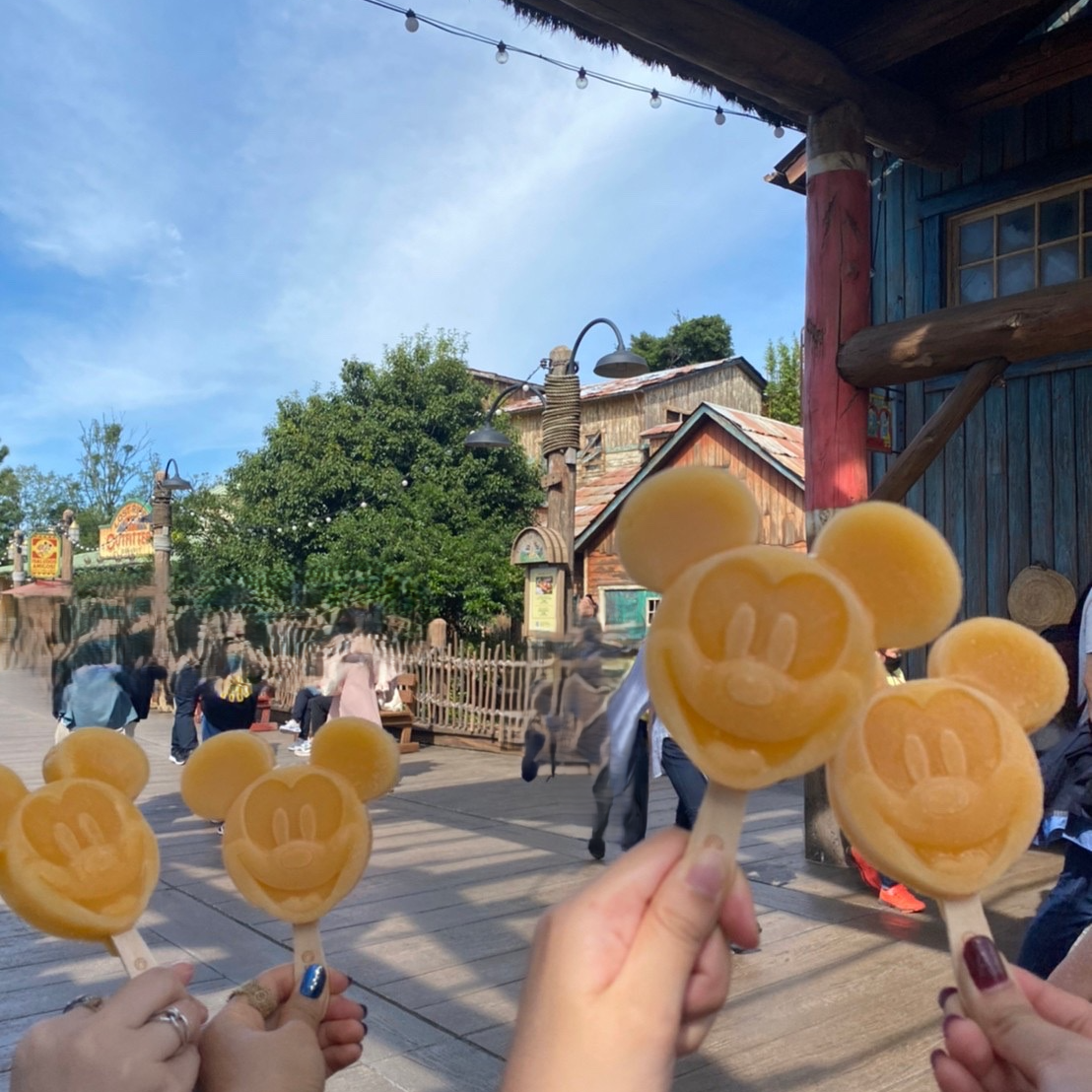 大学の友達と行ったディズニーでのアイスキャンディー