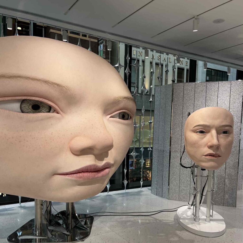 ジャイアントヘッド・キネティック・オブジェ