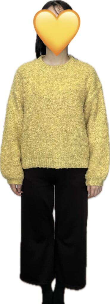 黄ニット×ブラウンパンツ