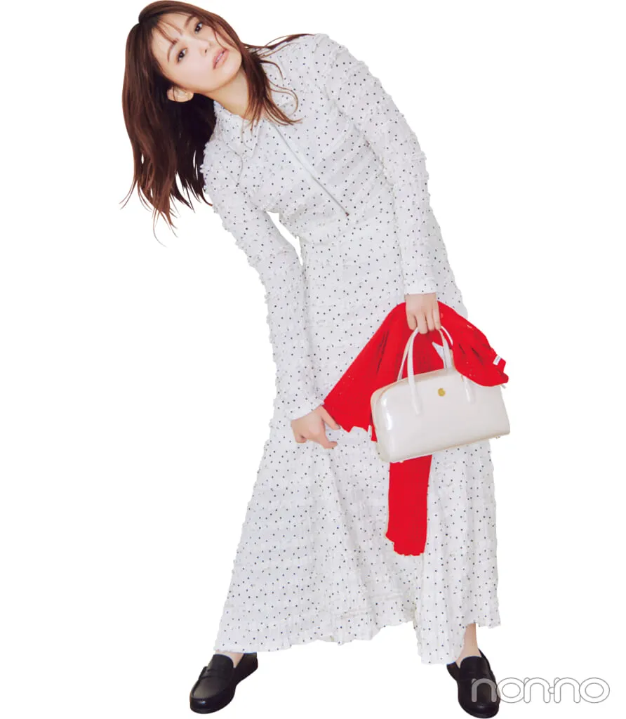 久間田琳加の大学生の一週間コーデ、木曜日のワンピース風スタイル