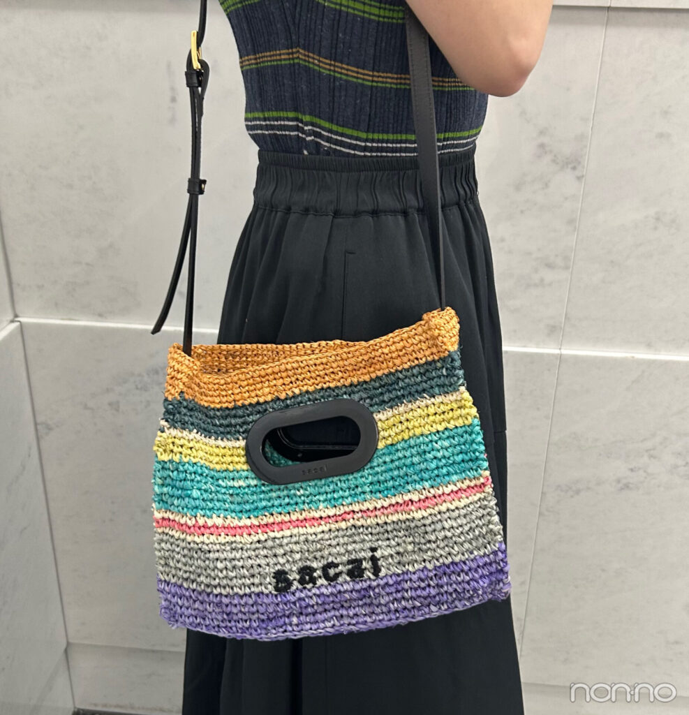 岡本夏美の私物のカバン