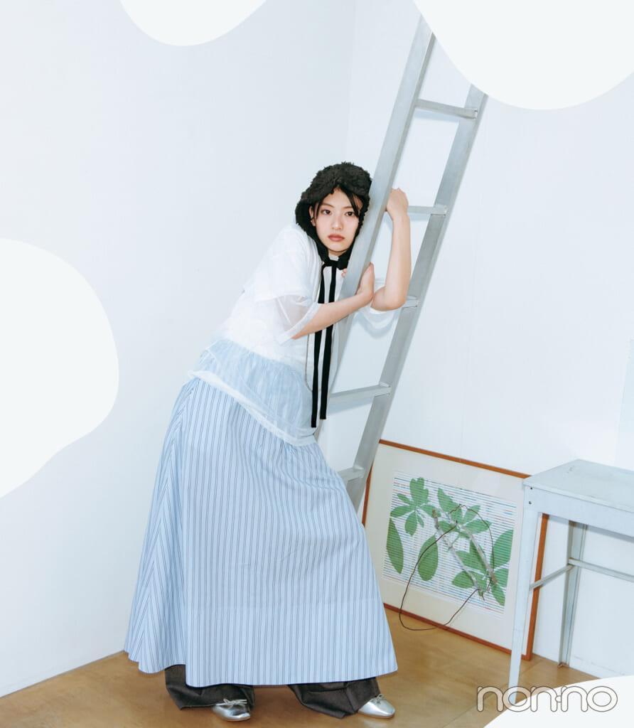 出口夏希の初夏のブルーコーデ