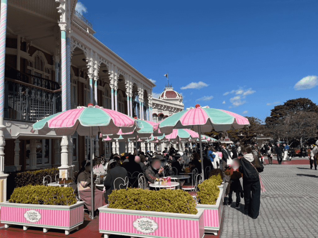 ワールドバザール　リフレッシュメントコーナー　パラソル