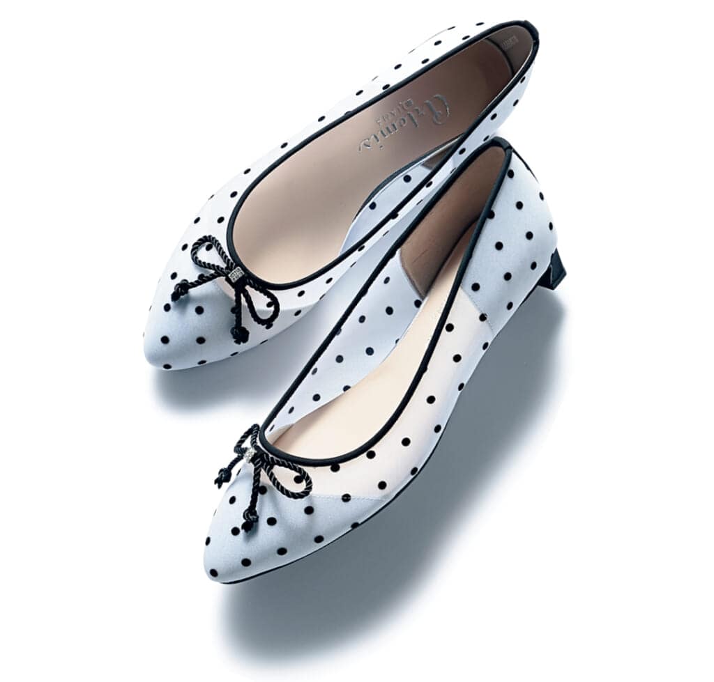 ドット柄パンプス