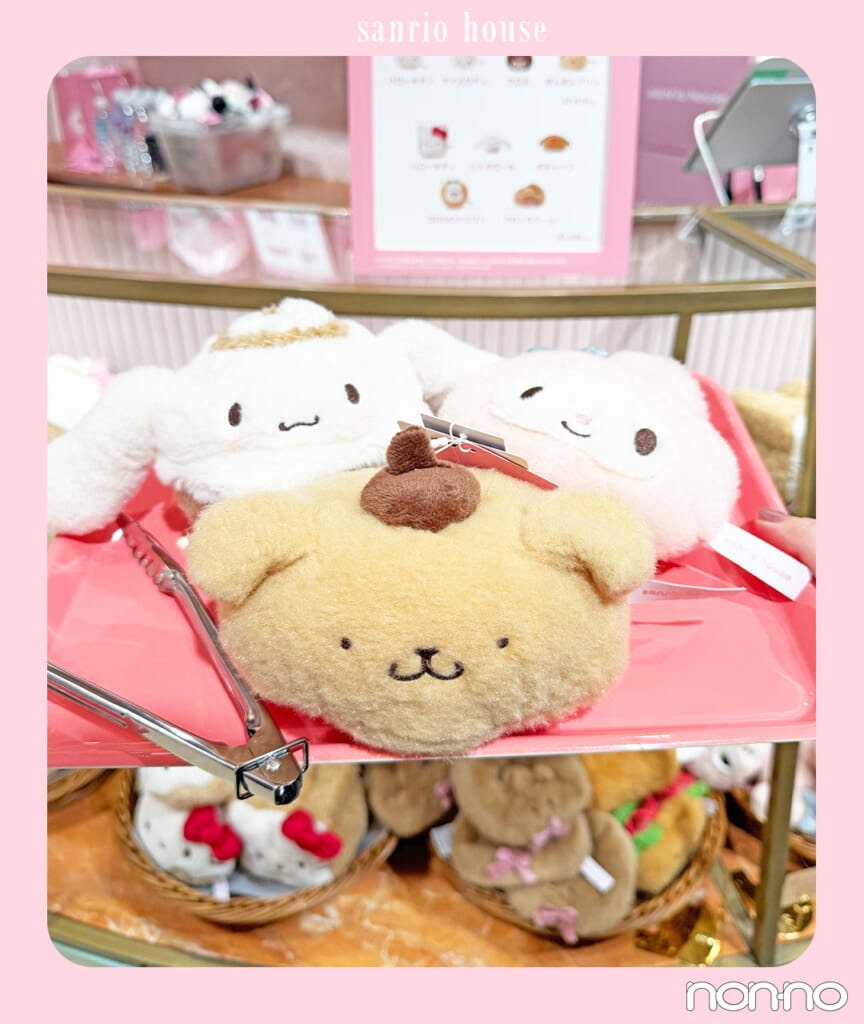 トレイにのせたパンぬいぐるみ