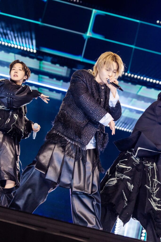 Mic Dropのパフォーマンス