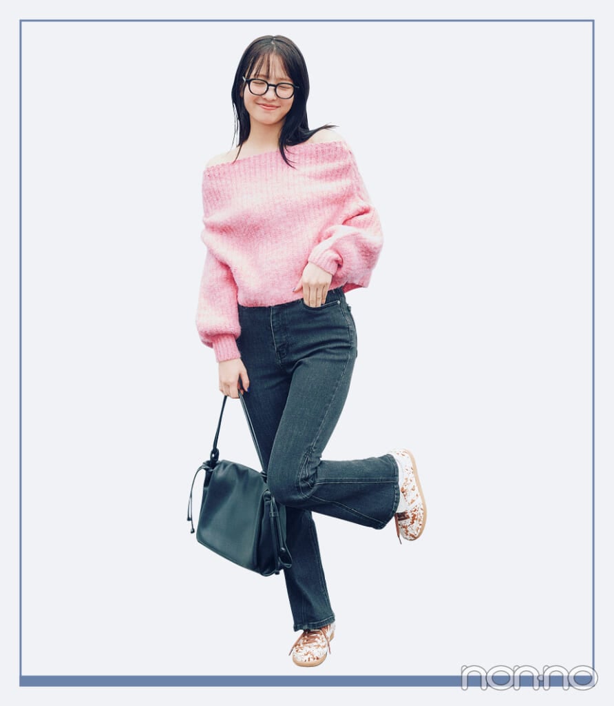 横田真悠のミルキーピンクニット