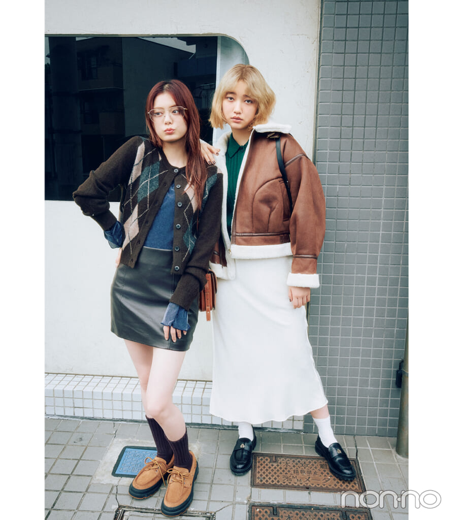 プチプラ高見えニットを着た小宮山莉渚と紺野彩夏4