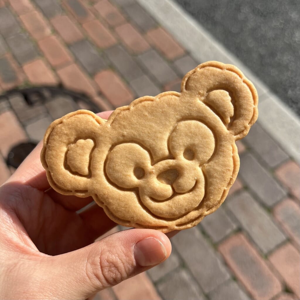 ダッフィークッキーサンド（キャラメルクリーム）