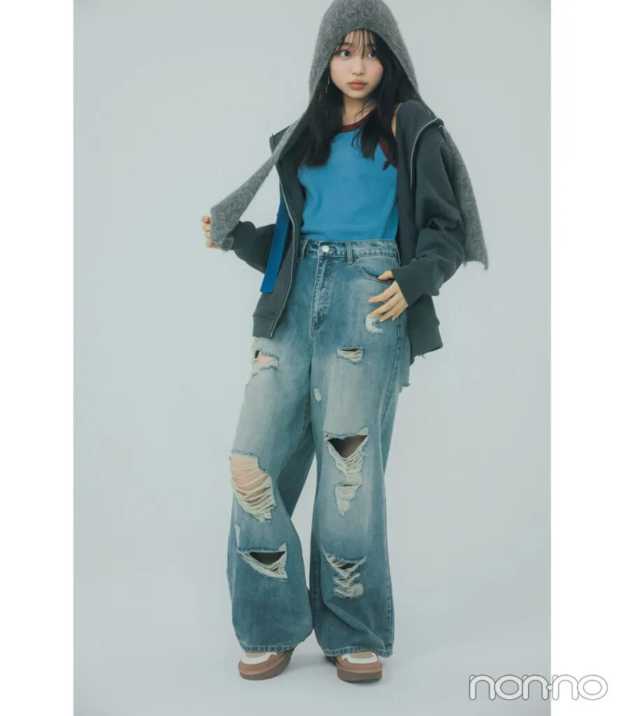 林芽亜里が着こなす大学生の一週間コーデ 土曜日のパーカースタイル