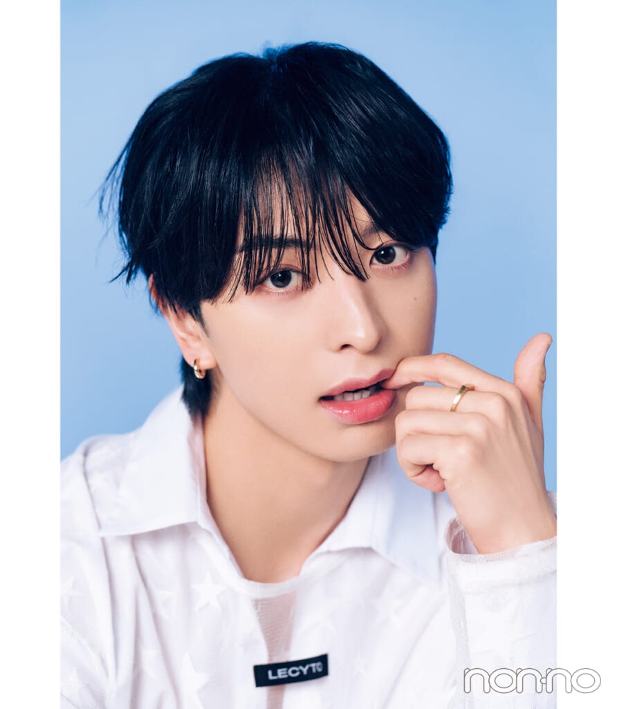ジューシーカラーのリップをつけた木村慧人(FANTASTICS)