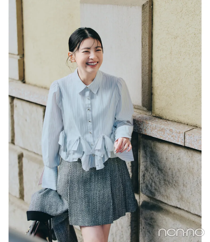 出口夏希の大学生の一週間コーデ、月曜日のミニスカスタイル