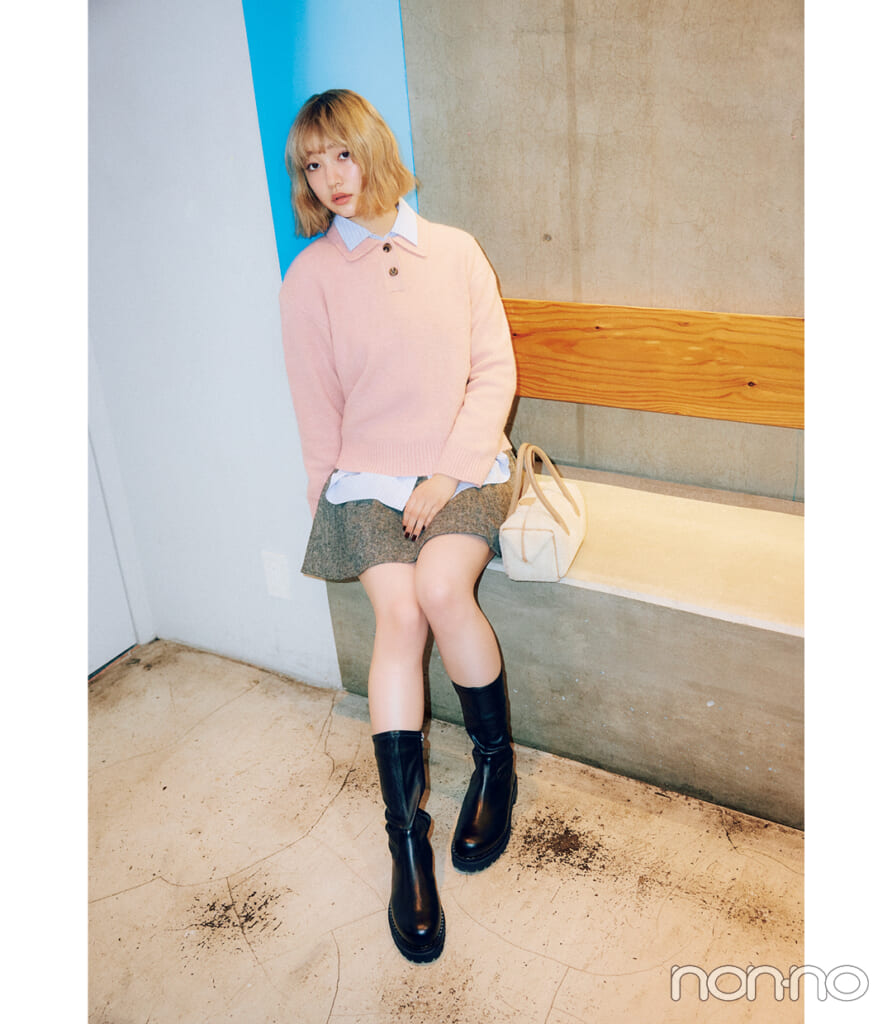 GUのニットを着た小宮山莉渚