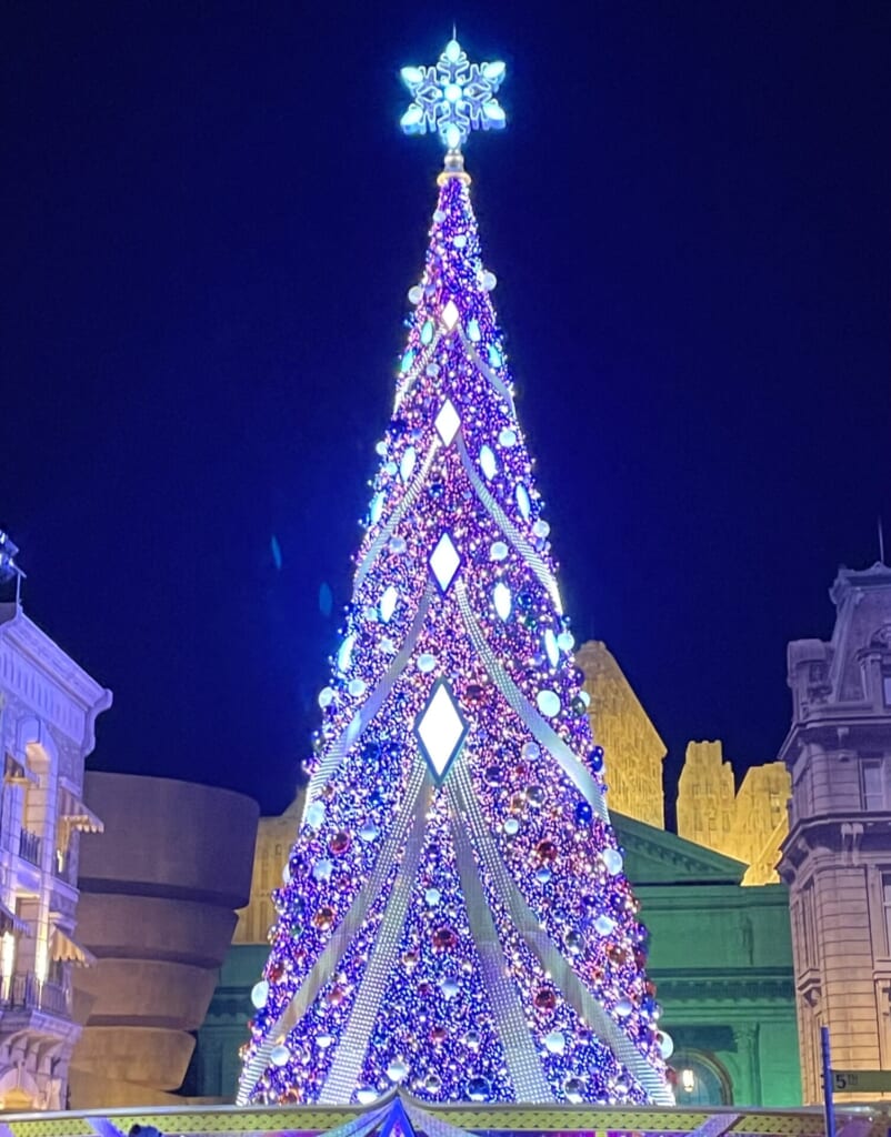 ユニバーサルスタジオジャパンのクリスマスツリー
