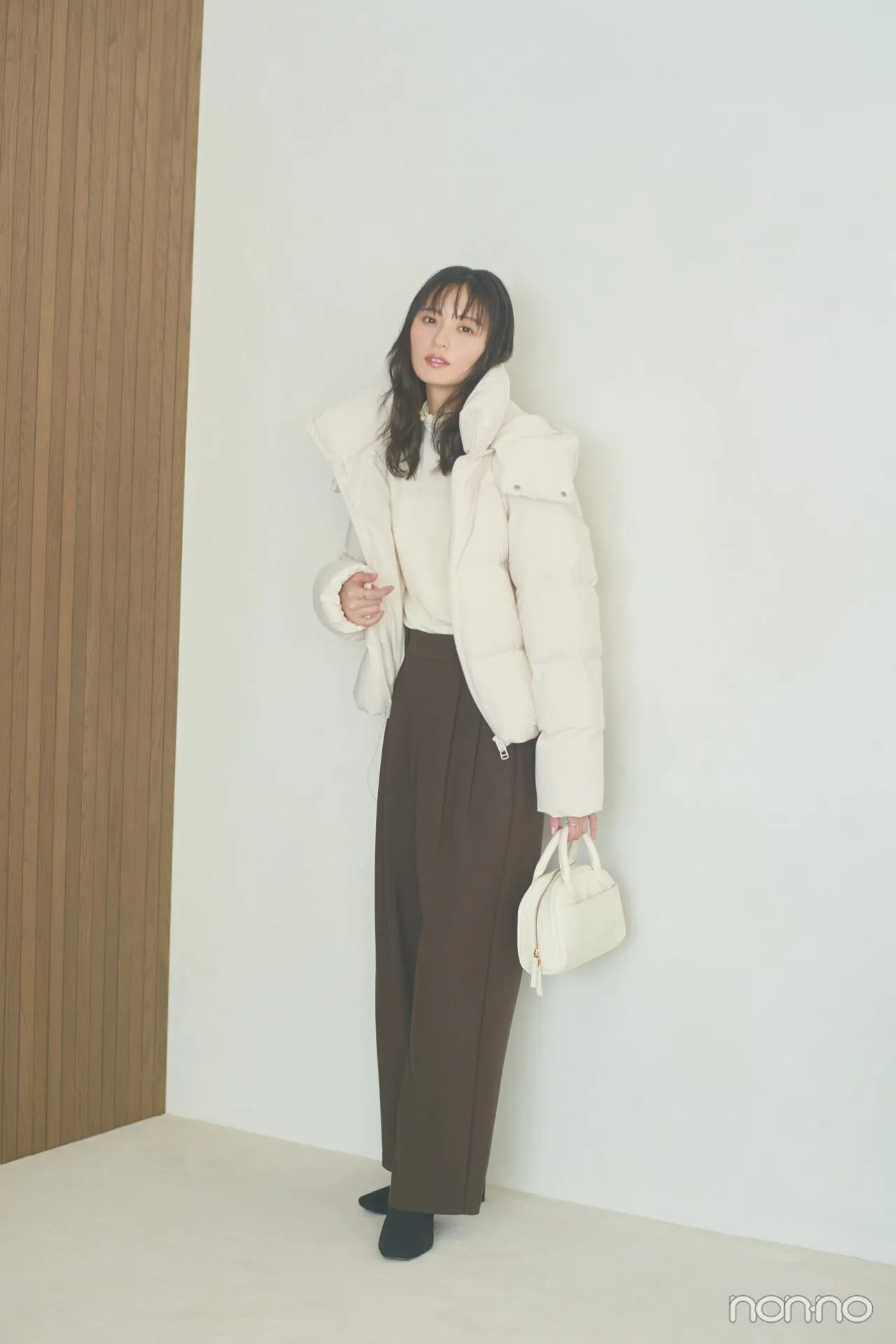 遠藤さくらの大学生の一週間コーデ、水曜日のブルゾンスタイル