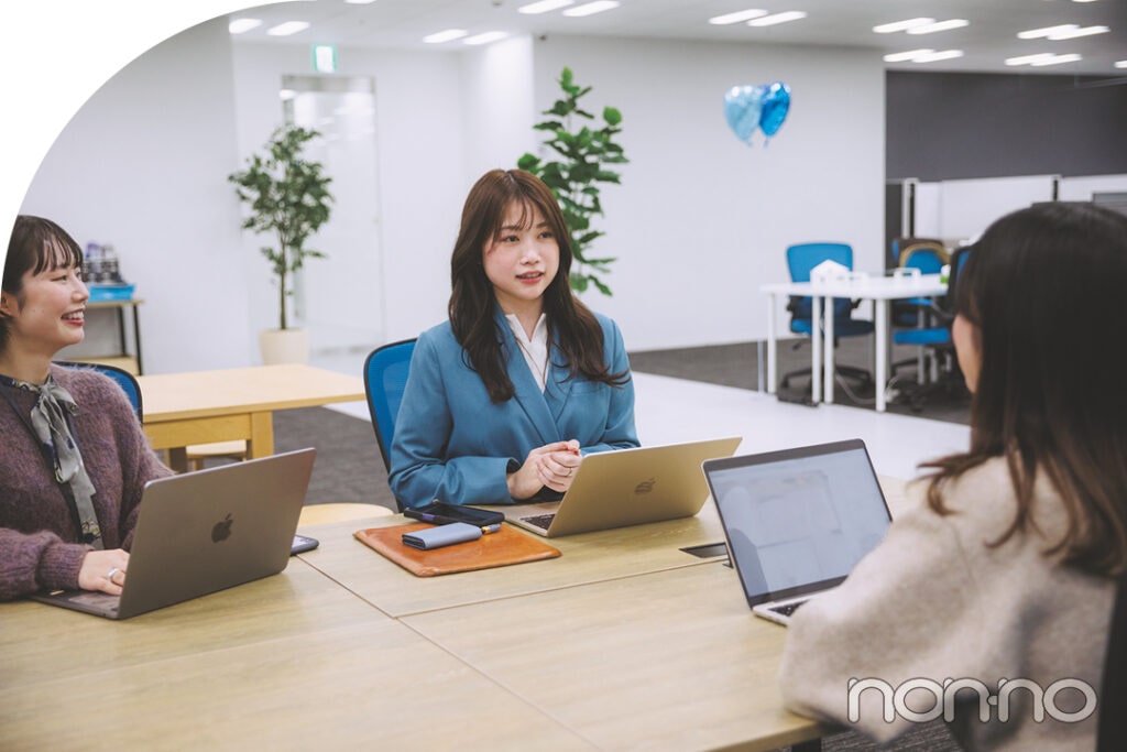 株式会社FinT CEOでは創業時からのメンバーだけでなく、今はインターン生も一緒に。