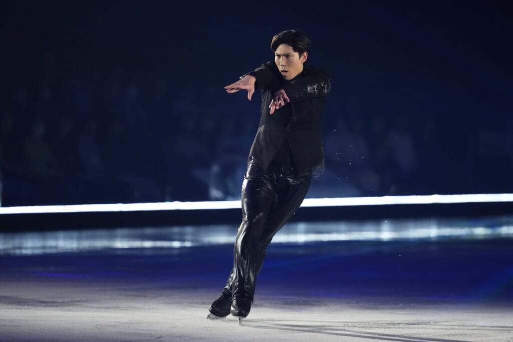 ファンタジーオンアイスで演技する田中刑事