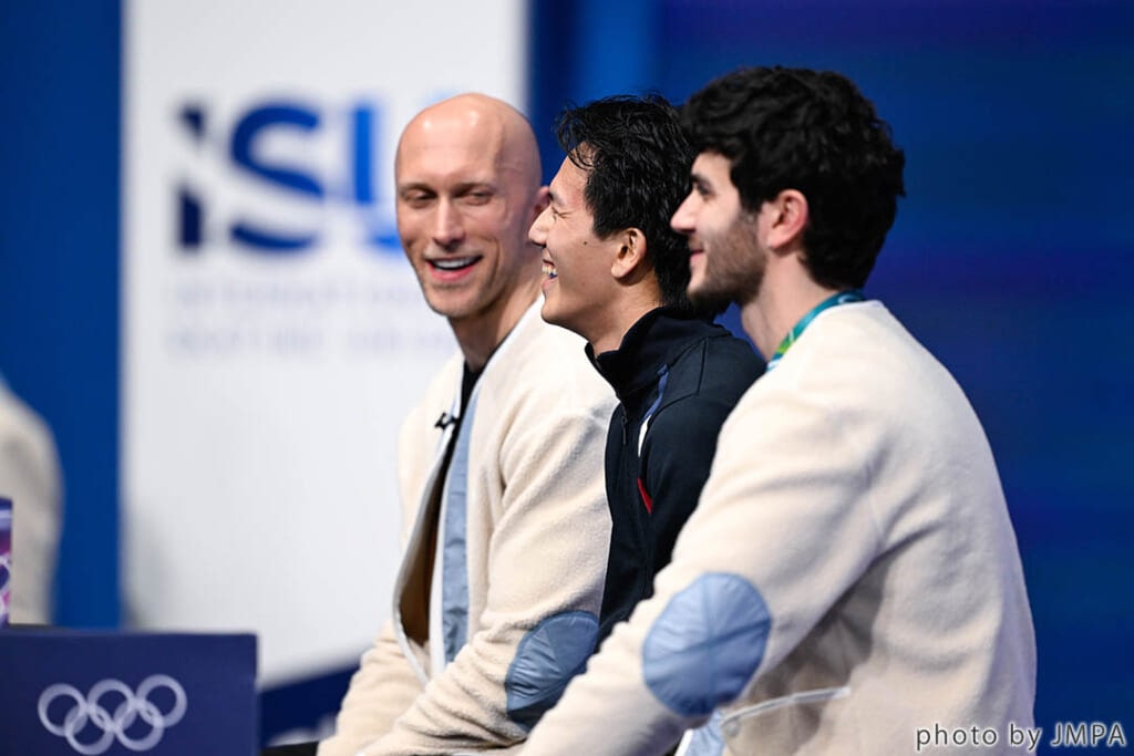 ミラノ五輪フィギュアアダム・・シャオ・イム・ファ選手と、ブノワ・リショー氏らコーチ陣