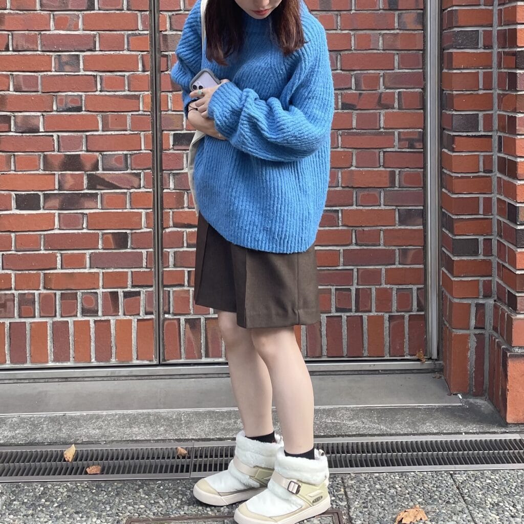 LOWRYS FARM(ローリーズファーム)のハーフパンツを使った大学生の冬コーデ