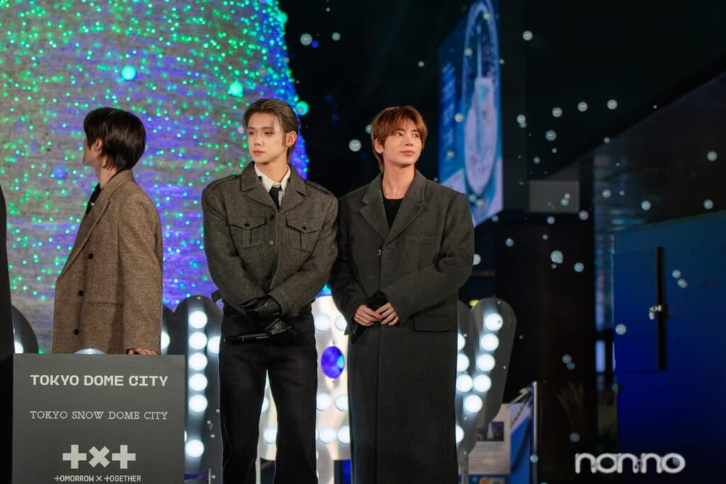 イルミネーションを見つめるTOMORROW X TOGETHER （トゥモローバイトゥギャザー、TXT）TAEHYUN