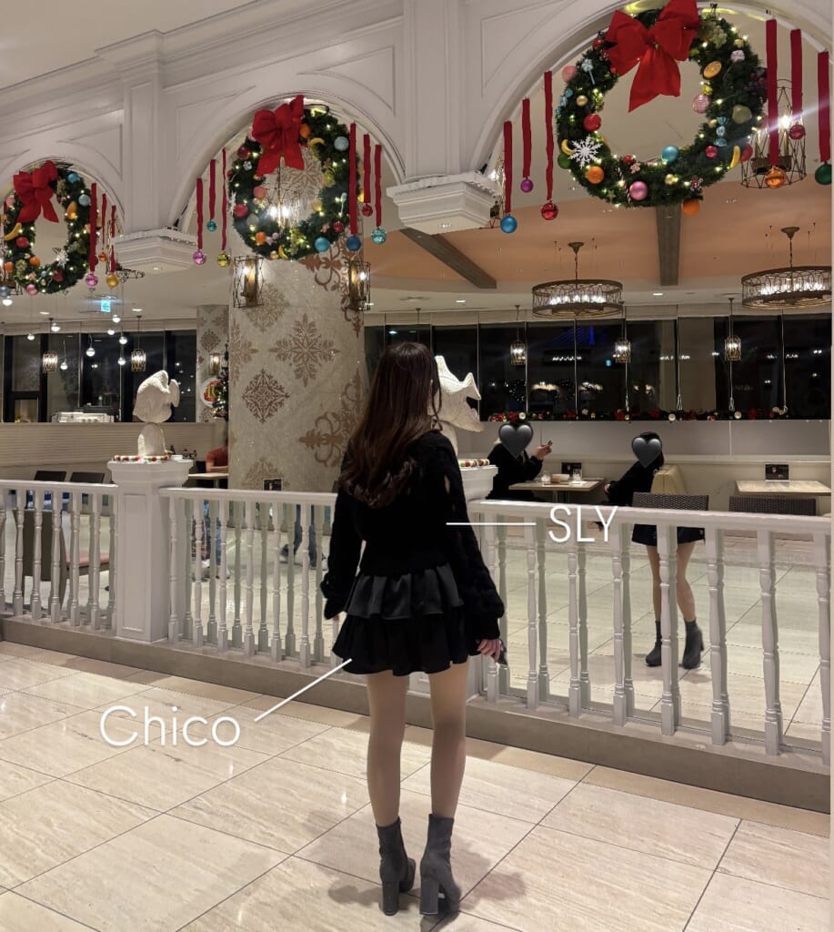 ブラック2段フリルミニスカート