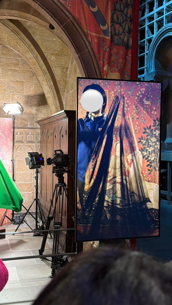 透明マントの秘密を実演