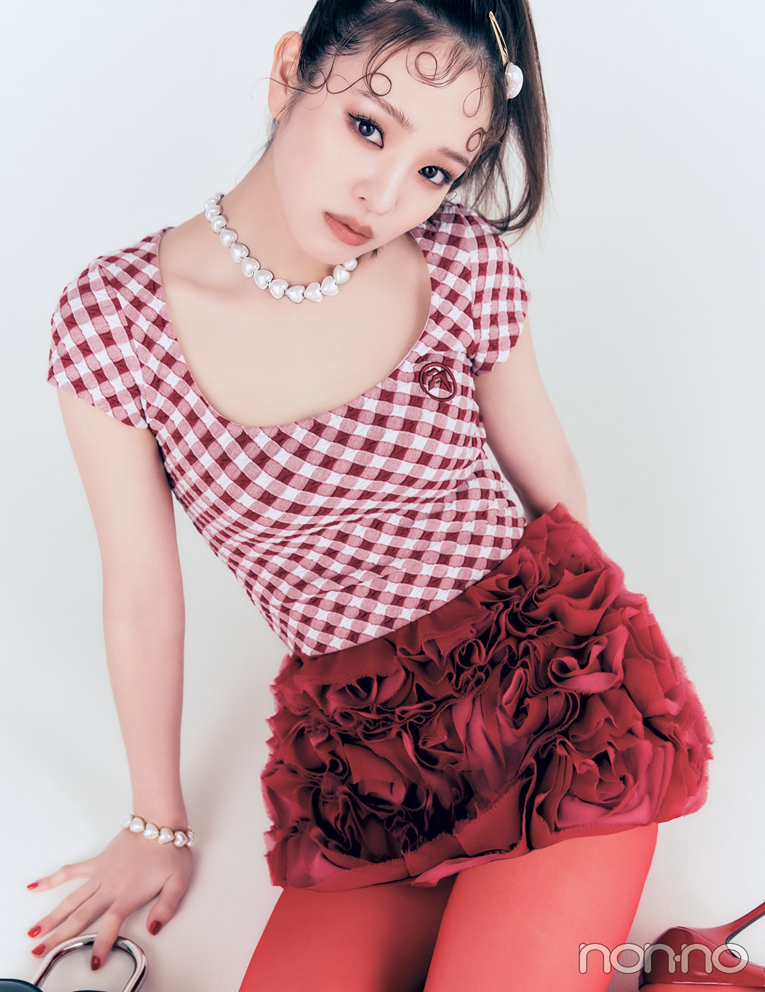 横田真悠の連載メインカット【non-no2025年7・8月合併号】