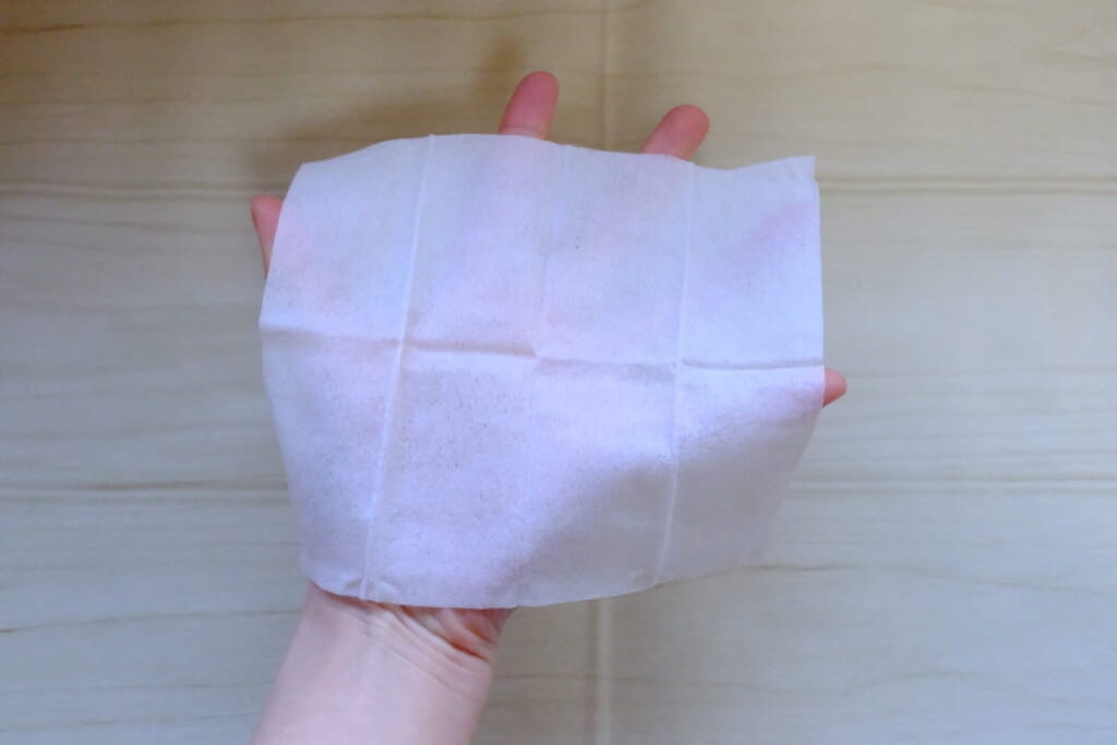 シートを広げる