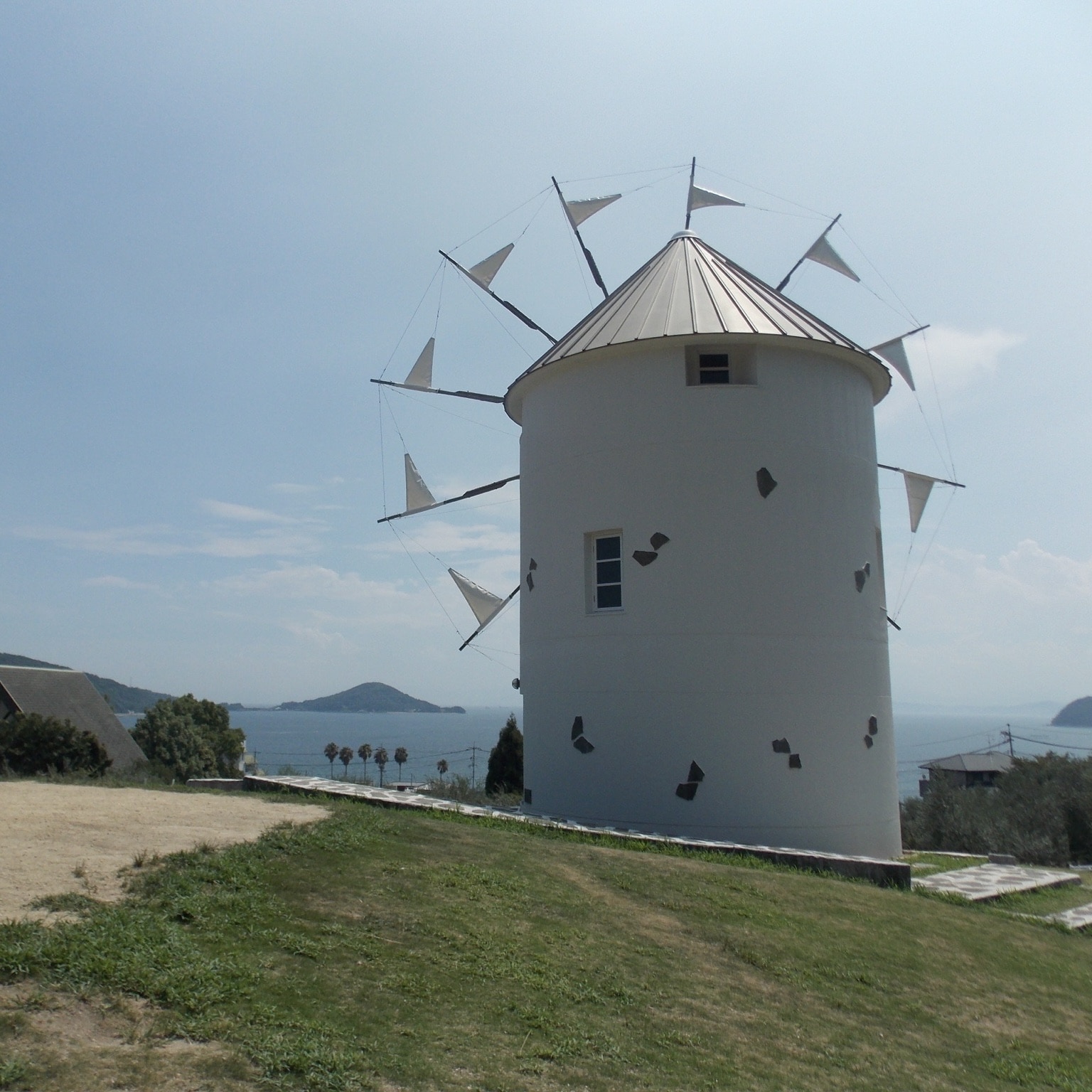 オリーブ園の風車