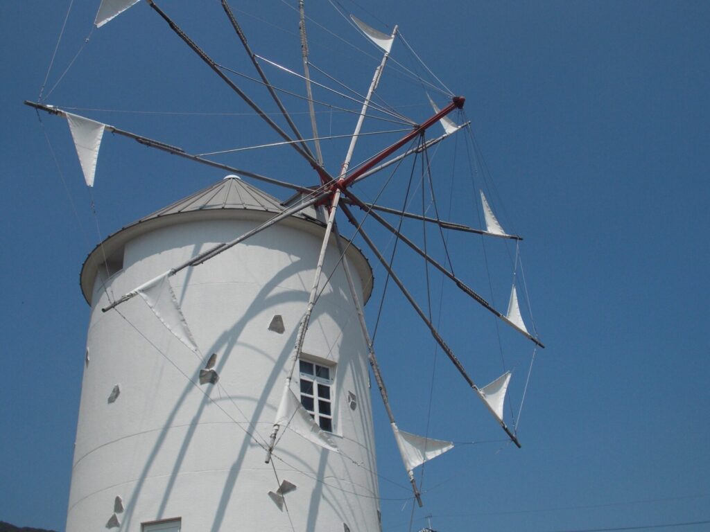 オリーブ園の風車