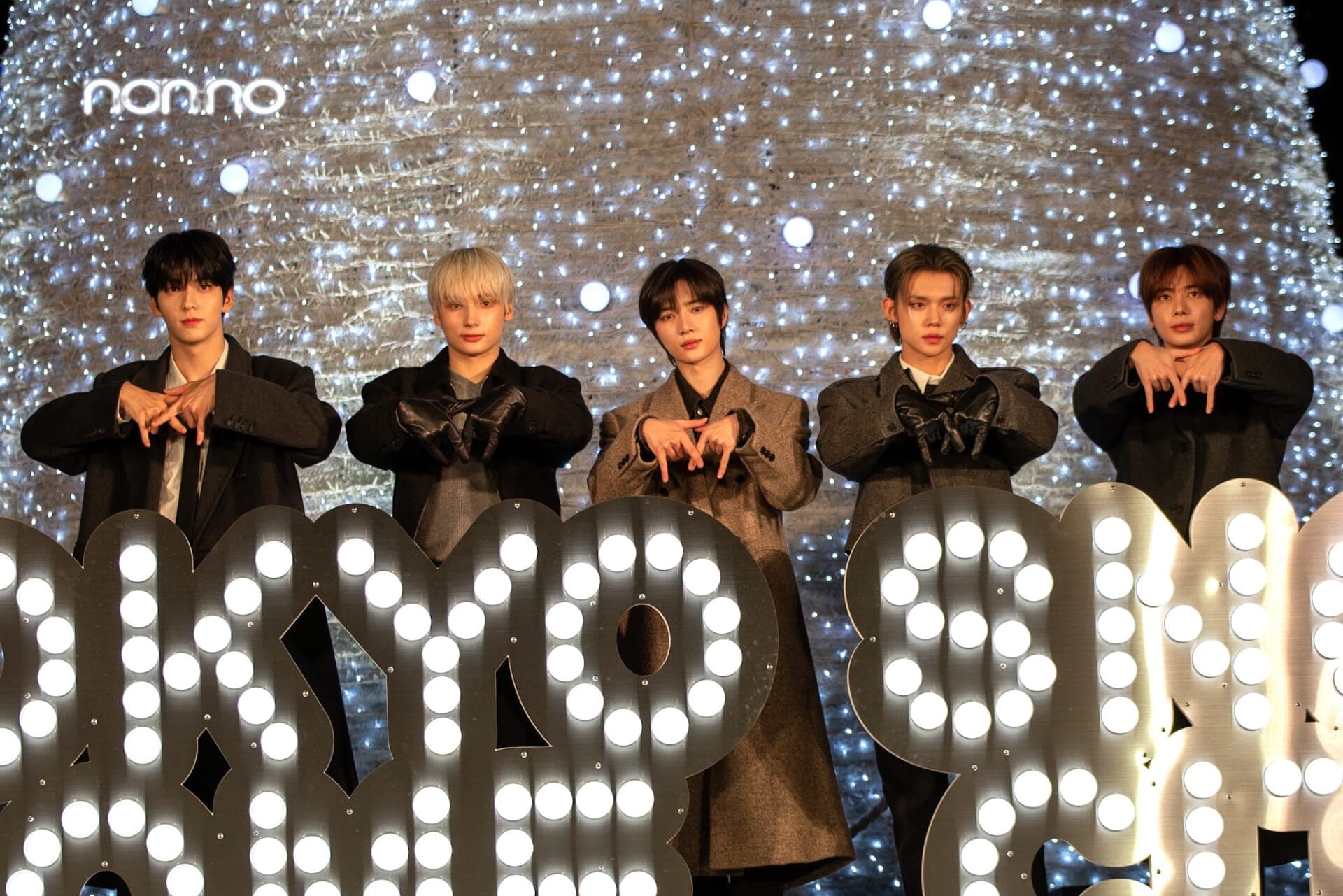 TOMORROW X TOGETHER （トゥモローバイトゥギャザー、TXT）