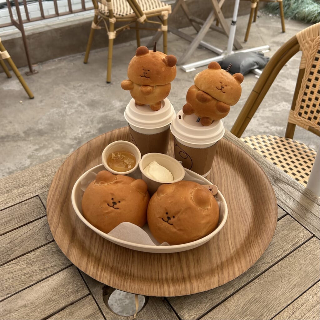 Dalimbread(タリムマッ)のパンセットとドリンク