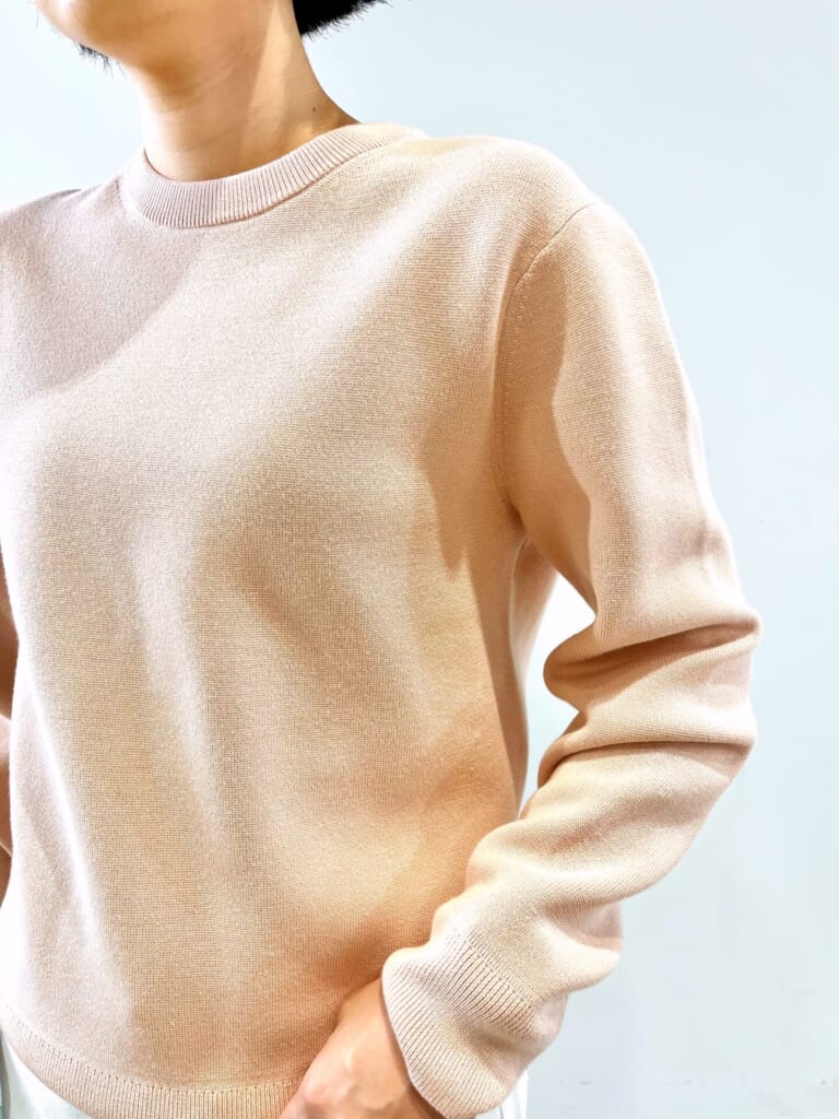 ユニクロのウォッシャブルミラノリブクルーネックセーターの素材感