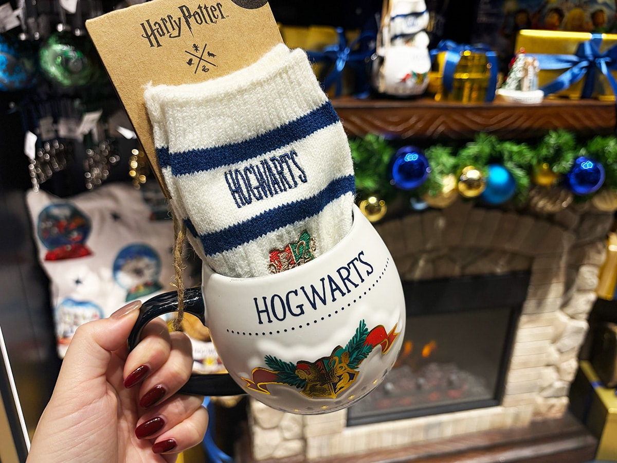 ホグワーツ・イン・ザ・スノー クリスマス マグ＆ソックス ギフトセット