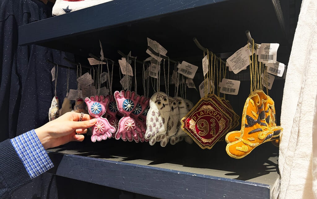 店頭に並ぶ布地（ファブリックスタイル）オーナメント