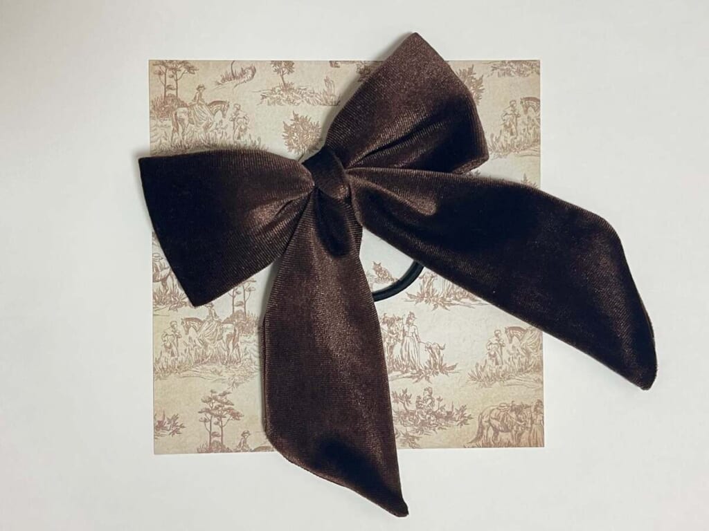 Lattice ベロアリボンポニー ブラウン 写真