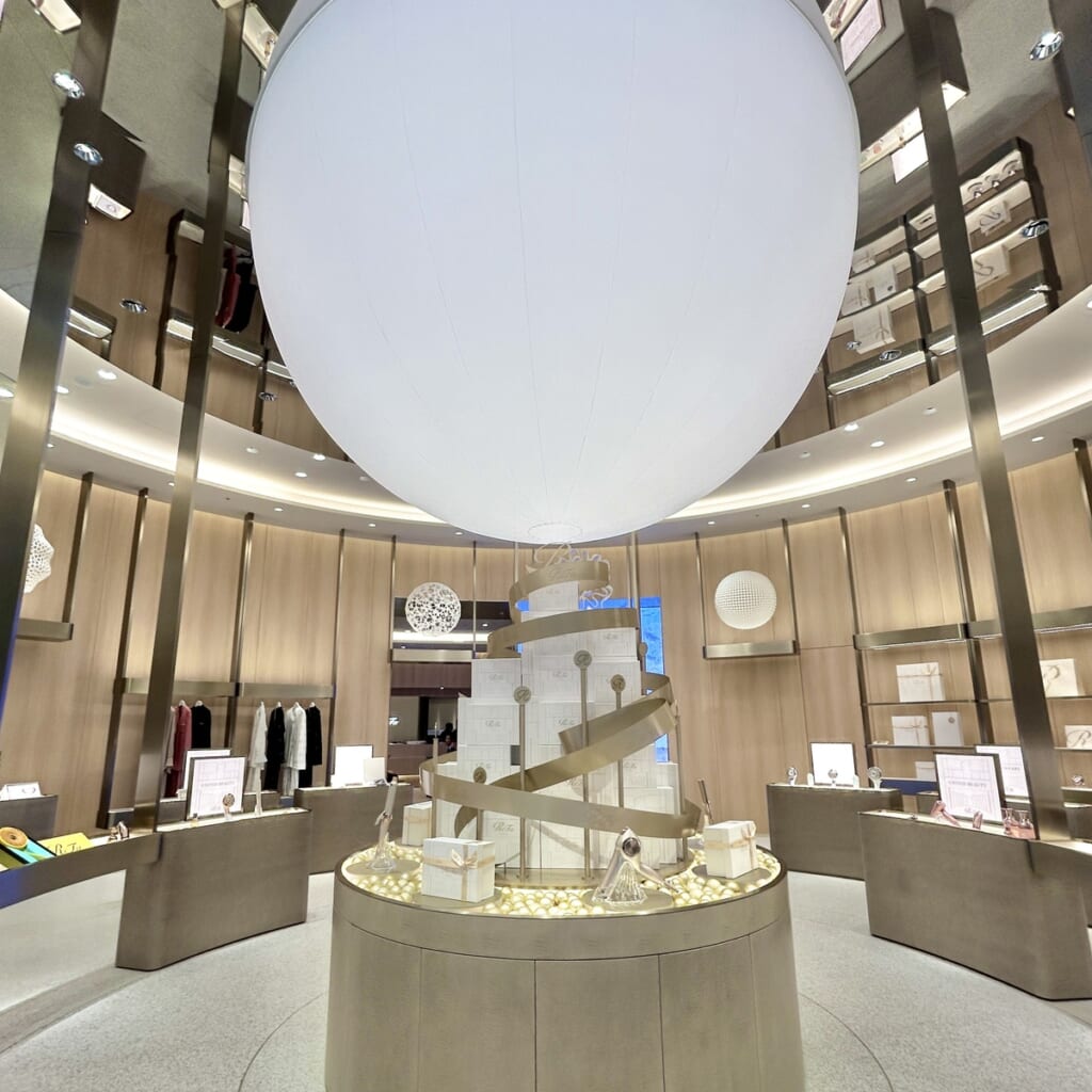 ReFa GINZA　1F　Vital Beauty 
スフィア