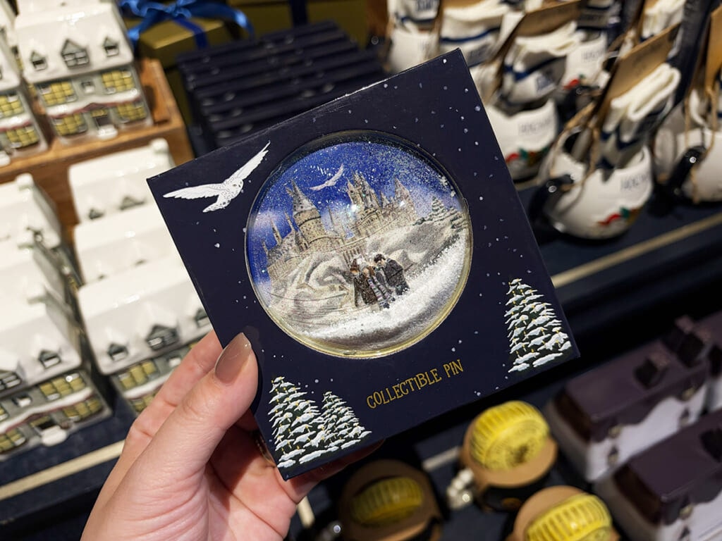 ホグワーツ・イン・ザ・スノー クリスマス ピンバッジ