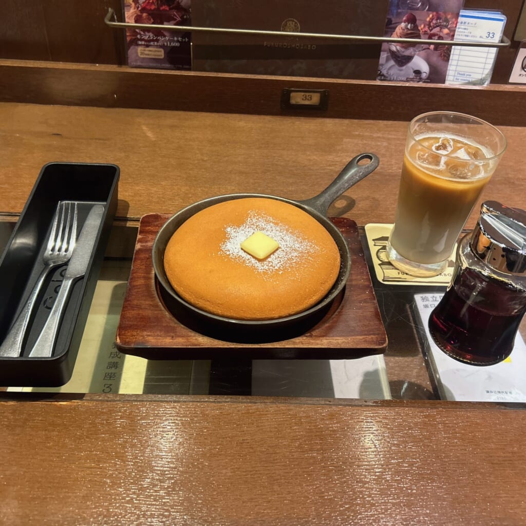 パンケーキとアイスラテ