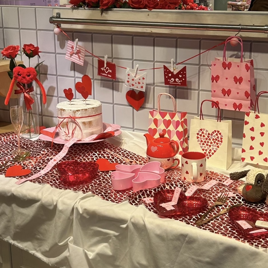 フライングタイガーのバレンタイン雑貨 店内の様子