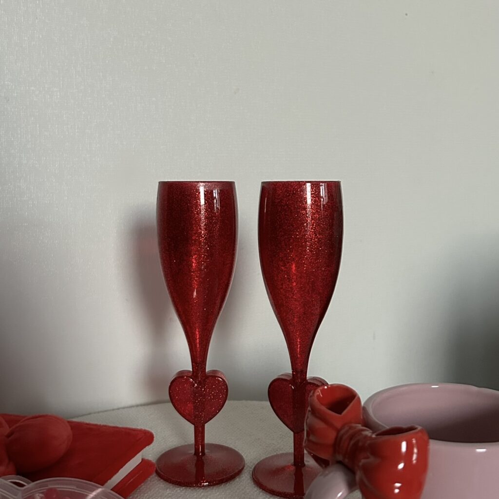 フライングタイガーのバレンタイングッズ ハートのシャンパングラスセット