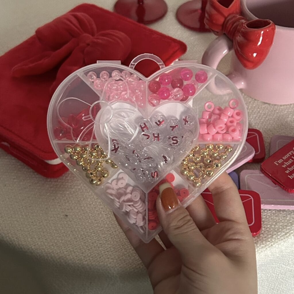 フライングタイガーのバレンタイングッズ DIYグッズ ビーズセット