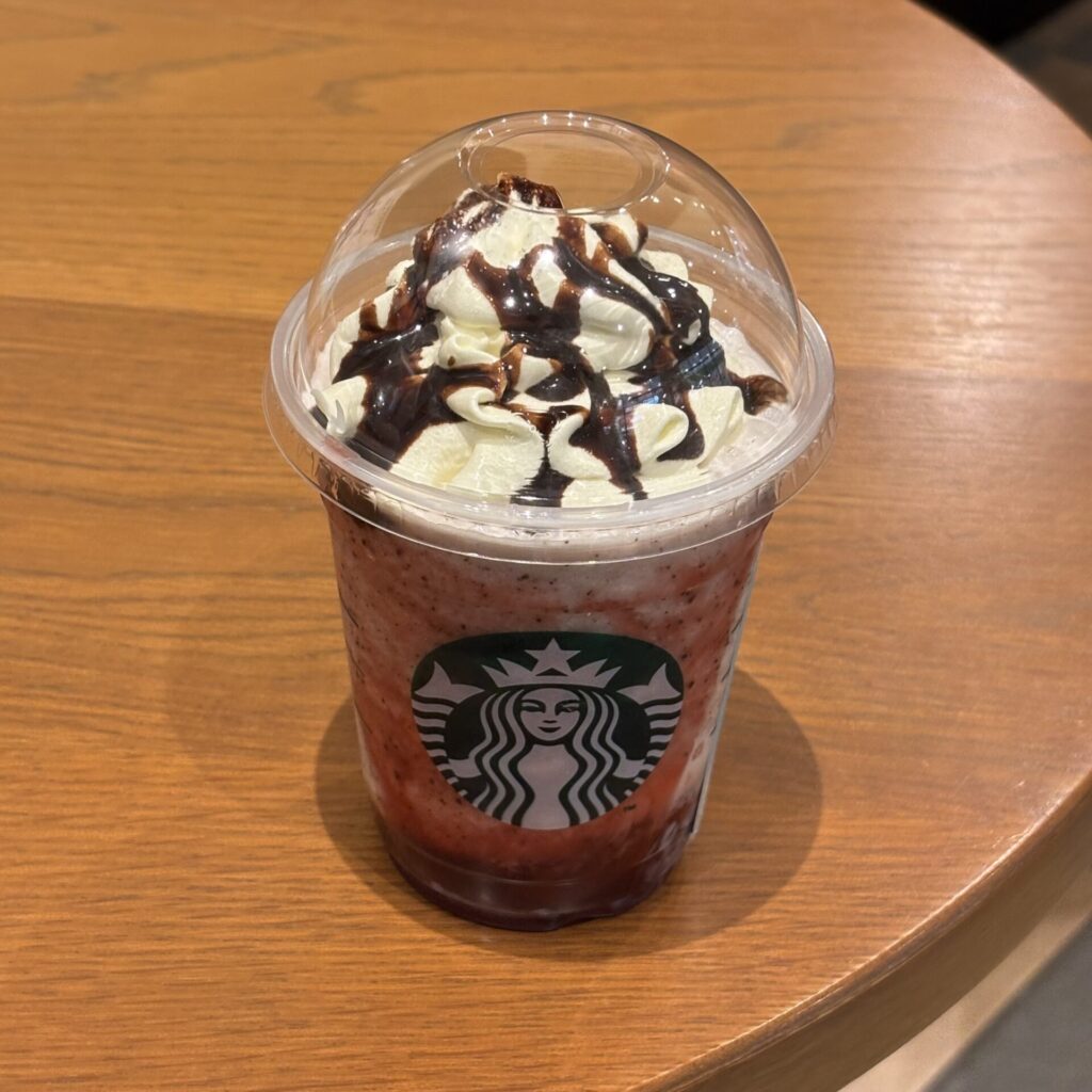 メリーベリー ストロベリー フラペチーノ®
