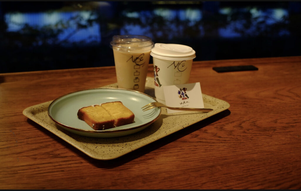 東京駅のカフェで撮影した写真